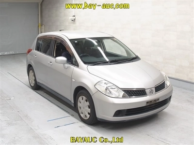 NISSAN TIIDA