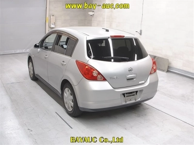 NISSAN TIIDA