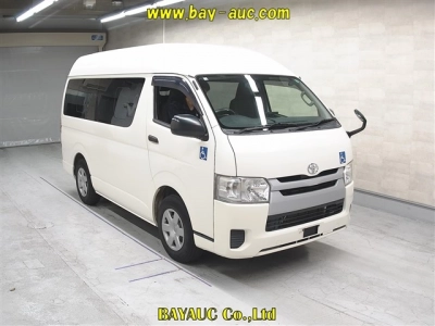 TOYOTA REGIUS VAN