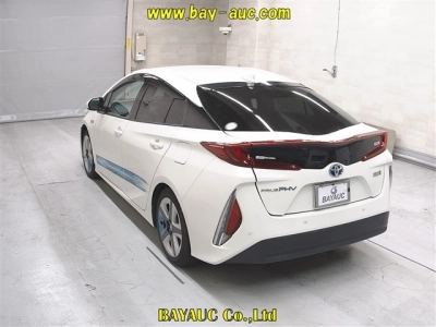 TOYOTA PRIUS PHV