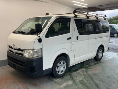 TOYOTA HIACE VAN