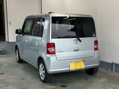 TOYOTA PIXIS SPACE