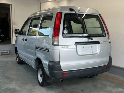 TOYOTA LITE ACE VAN