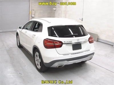 MERCEDES BENZ GLA