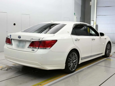 TOYOTA CROWN HYBRID
