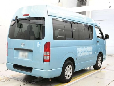 TOYOTA REGIUS VAN