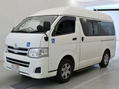TOYOTA HIACE VAN