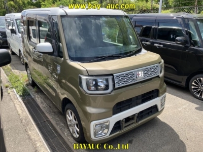 DAIHATSU WAKE