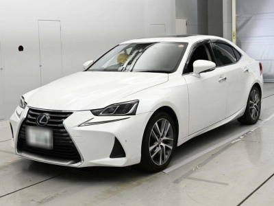 LEXUS IS