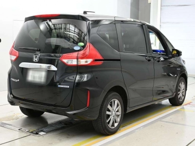 HONDA FREED + HYBRID