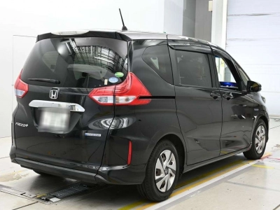 HONDA FREED + HYBRID