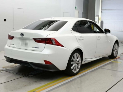 LEXUS IS