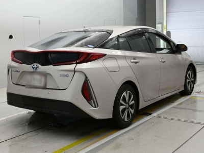 TOYOTA PRIUS PHV