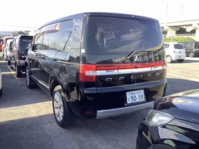 MITSUBISHI DELICA D:5