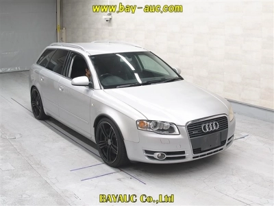 AUDI A4 AVANTE