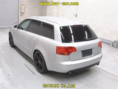 AUDI A4 AVANTE
