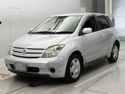 TOYOTA IST