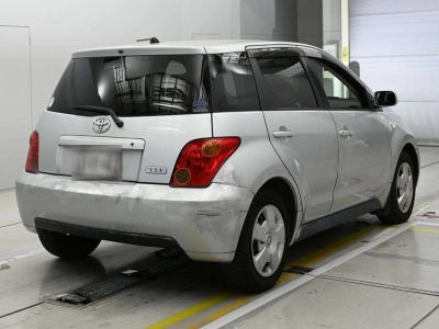 TOYOTA IST
