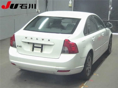 VOLVO S40