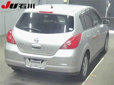 NISSAN TIIDA
