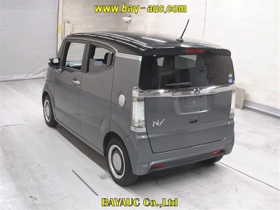 HONDA N-BOX SLASH