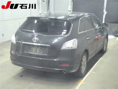 TOYOTA MARK X ZIO
