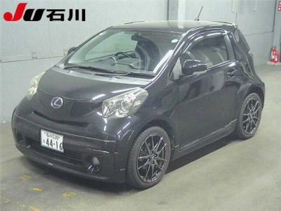 TOYOTA IQ