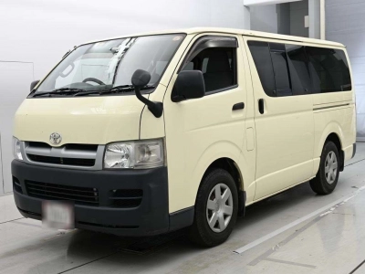 TOYOTA REGIUS VAN
