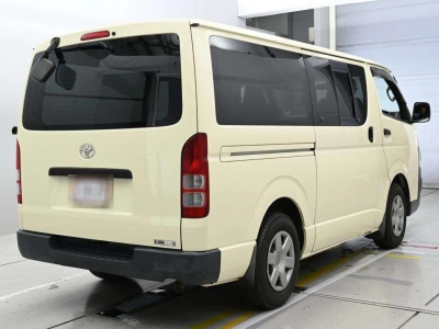 TOYOTA REGIUS VAN