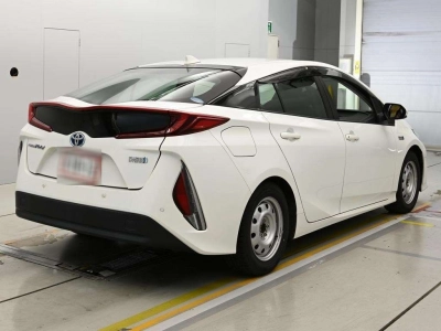 TOYOTA PRIUS PHV