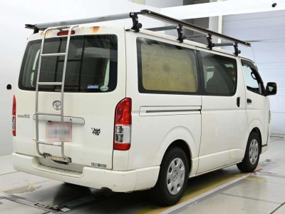 TOYOTA REGIUS VAN