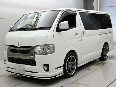 TOYOTA HIACE VAN