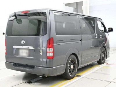 TOYOTA REGIUS VAN