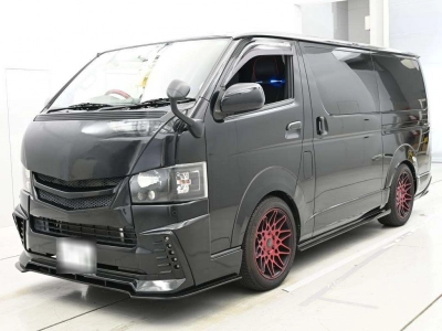 TOYOTA HIACE VAN