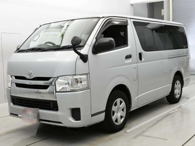 TOYOTA REGIUS VAN