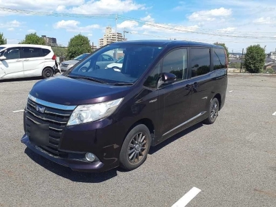 TOYOTA NOAH