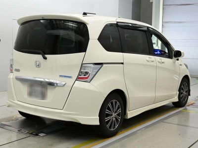 HONDA FREED HYBRID