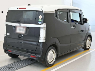 HONDA N-BOX SLASH