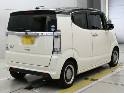 HONDA N-BOX SLASH