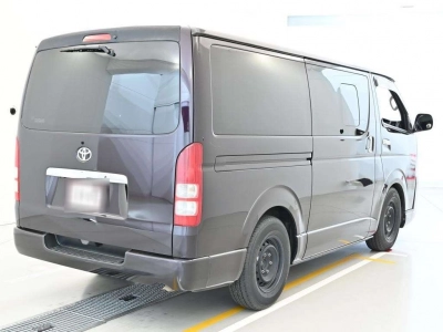 TOYOTA REGIUS VAN