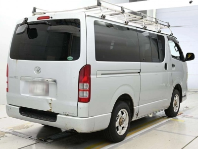 TOYOTA REGIUS VAN