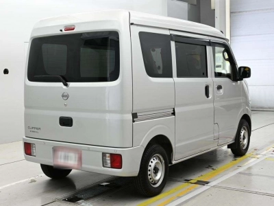 NISSAN CLIPPER VAN