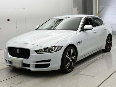 JAGUAR XE