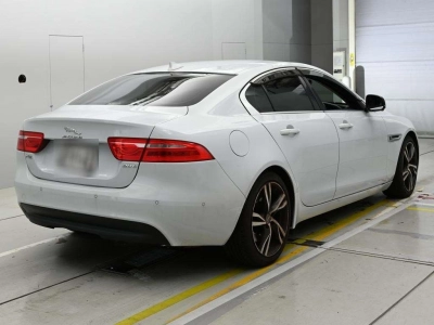 JAGUAR XE