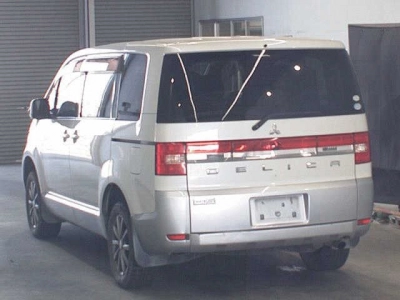 MITSUBISHI DELICA D:5