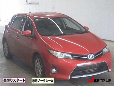 TOYOTA AURIS