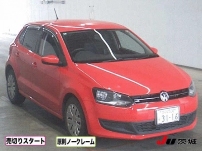 VOLKSWAGEN POLO