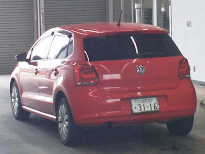 VOLKSWAGEN POLO