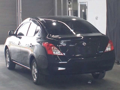NISSAN TIIDA LATIO