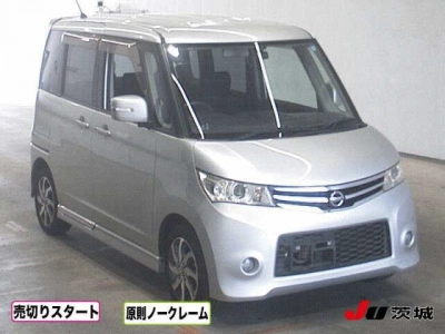 NISSAN ROOX
